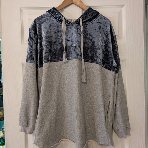 gimmicks by BKE Tops - Gimmicks By BKE Velvet Two Toned Hoodie With Sequin Detailing Women's Size M